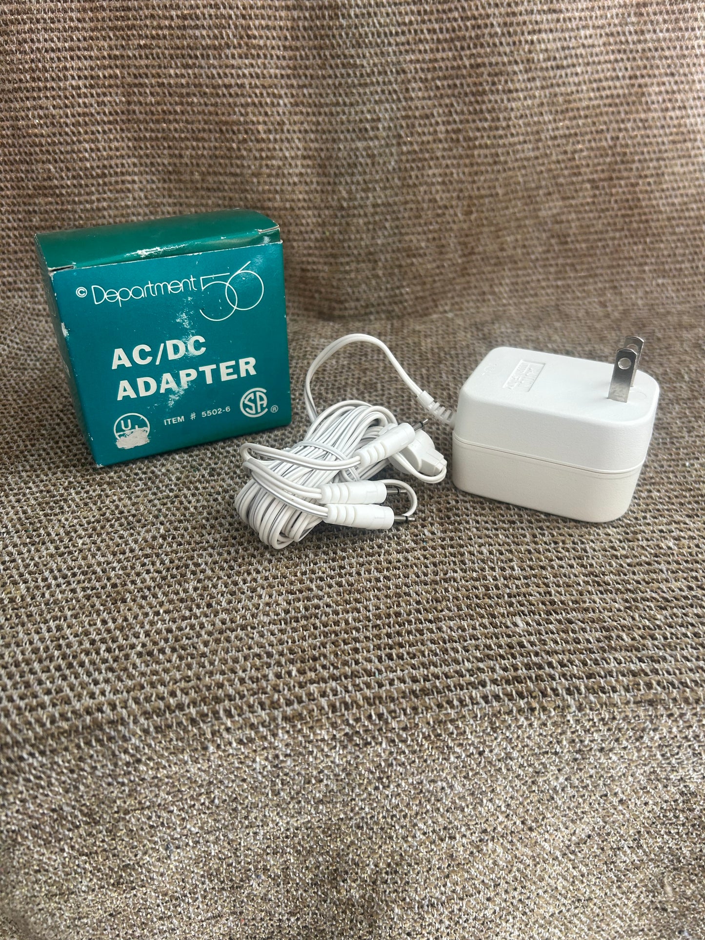AC/DC adapter